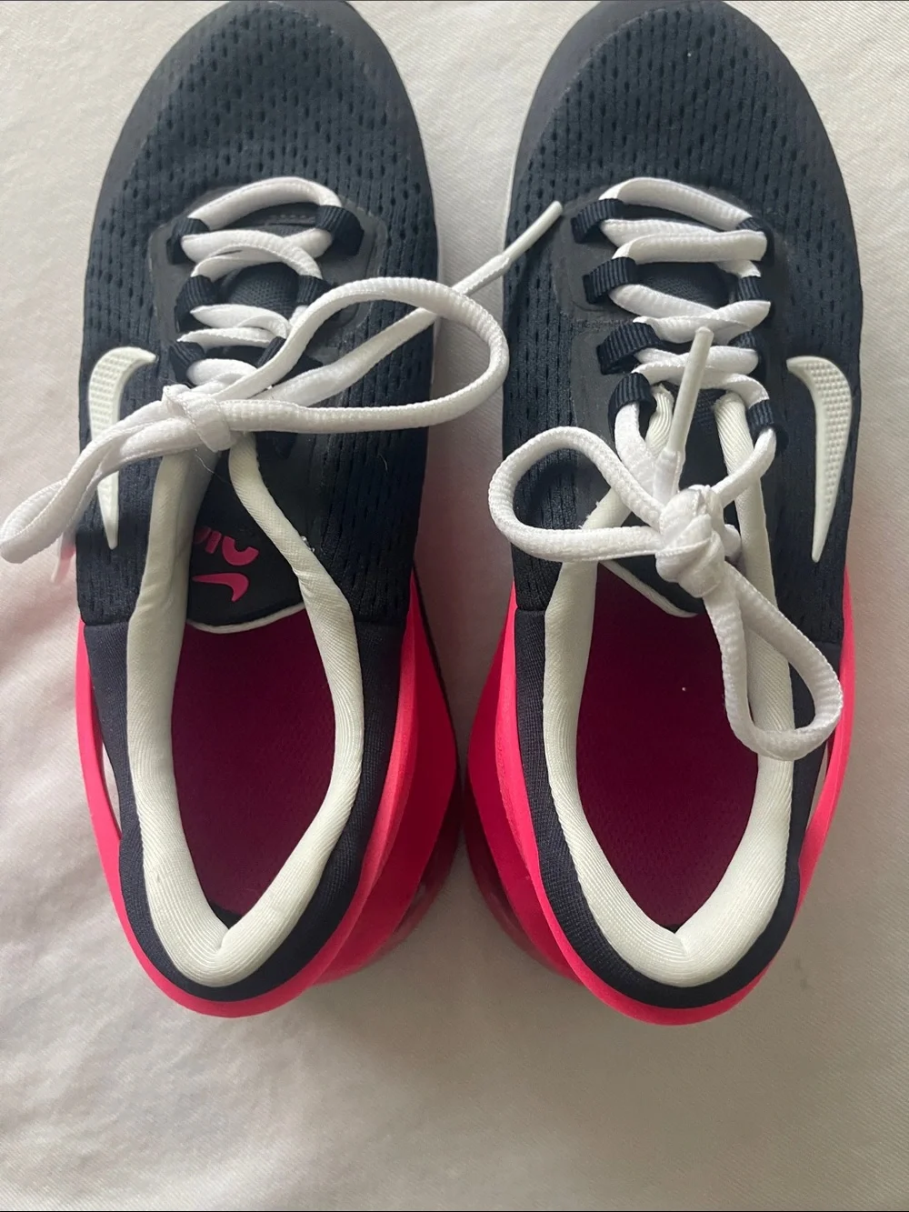 NEW Nike Air Max 270 Size 4.5 Kids Black & Pink Low-Top Sneakers